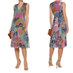 Diane von Furstenberg Sleeveless V-Neck Midi Dress – Vibrant Floral Patchwork